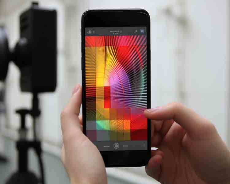 Researchers Extract Sounds From Still Images on Smartphone Cameras